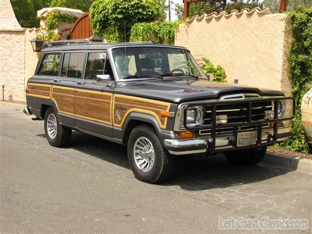 1989-jeep-grand-wagoneer-036.jpg