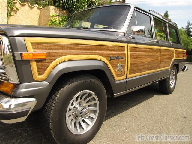 1989-jeep-grand-wagoneer-042.jpg