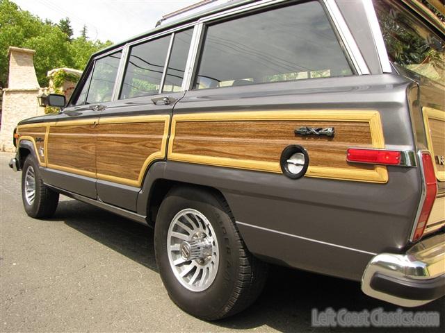 1989-jeep-grand-wagoneer-045.jpg