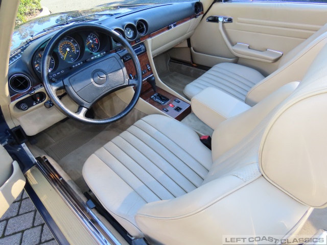 1989-mercedes-benz-560sl-142.jpg