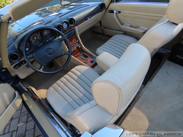 1989-mercedes-benz-560sl-143.jpg