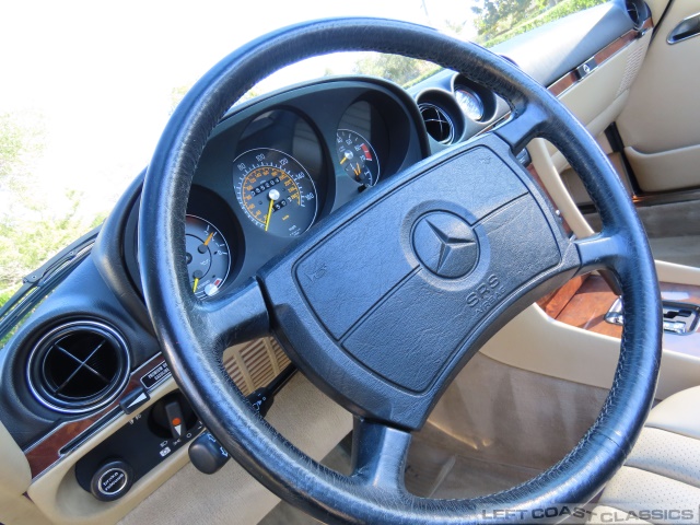 1989-mercedes-benz-560sl-152.jpg