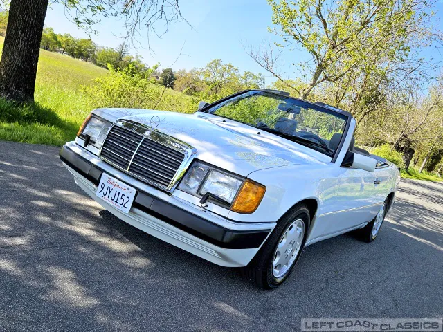 1993 Mercedes-Benz 300CE Slide Show