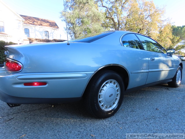 1995-buick-riviera-043.jpg