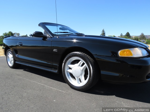 1995-ford-mustang-gt-convertible-062.jpg