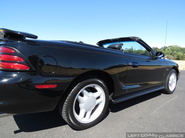 1995-ford-mustang-gt-convertible-067.jpg