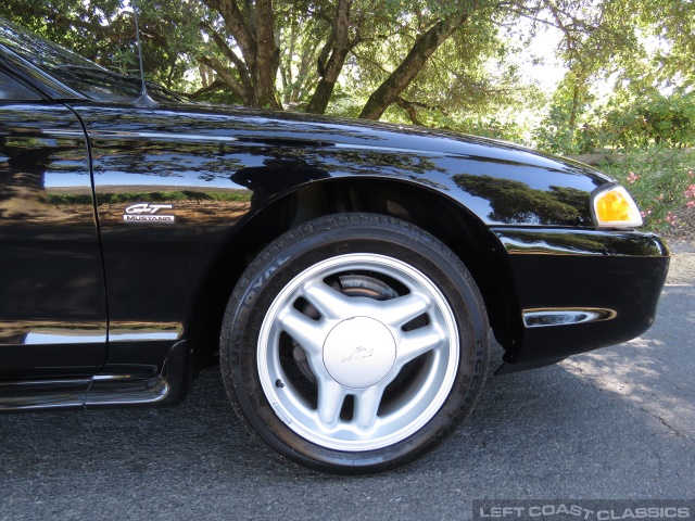 1995-ford-mustang-gt-convertible-082.jpg