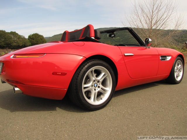 2002-bmw-z8-043.jpg