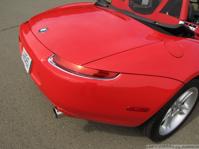 2002-bmw-z8-062.jpg