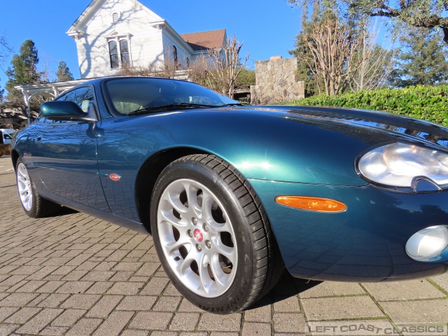 2002-jaguar-xkr-068.jpg