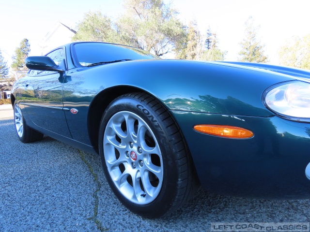 2002-jaguar-xkr-069.jpg