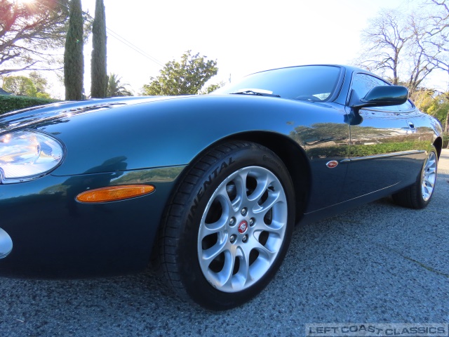 2002-jaguar-xkr-070.jpg