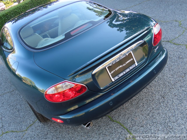 2002-jaguar-xkr-095.jpg