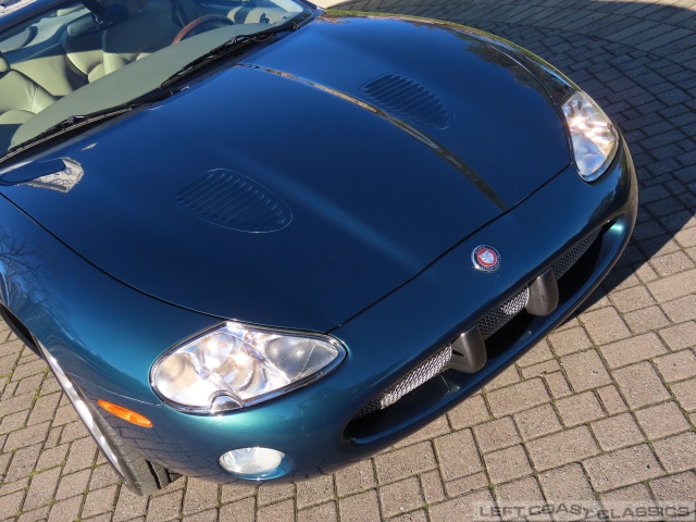 2002-jaguar-xkr-098.jpg