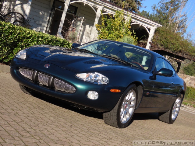 2002-jaguar-xkr-200.jpg