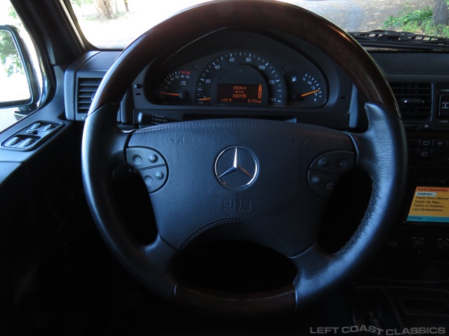 2002-mercedes-g500-091.jpg