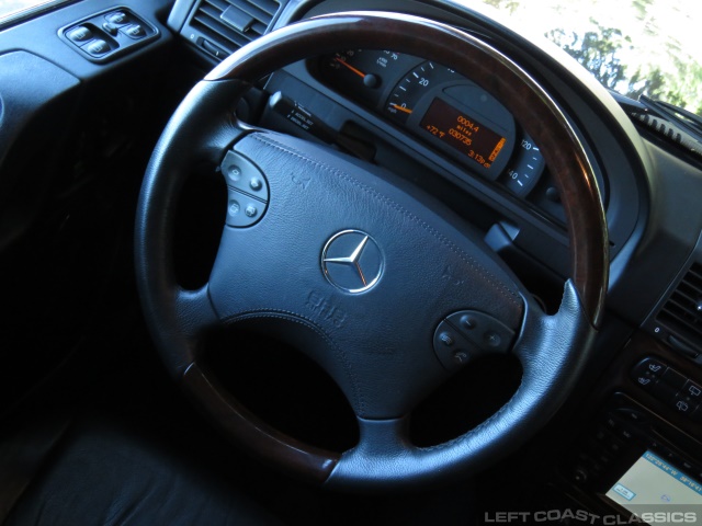 2002-mercedes-g500-094.jpg