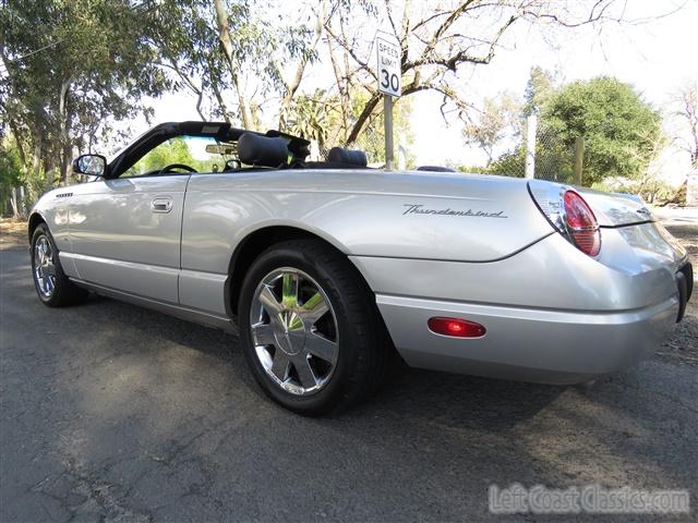 2004-ford-thunderbird-079.jpg