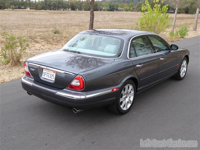 2004-jaguar-xj8-022.jpg