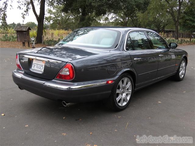 2004-jaguar-xj8-023.jpg