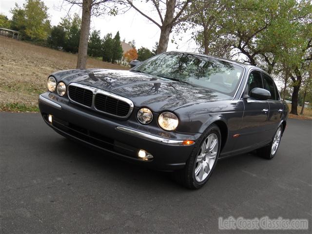 2004-jaguar-xj8-172.jpg