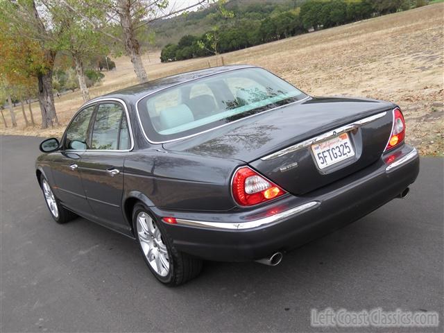 2004-jaguar-xj8-174.jpg