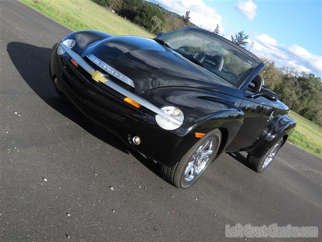 2005-chevrolet-ssr-022.jpg