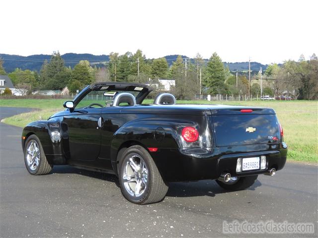 2005-chevrolet-ssr-031.jpg