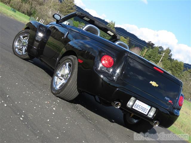 2005-chevrolet-ssr-035.jpg