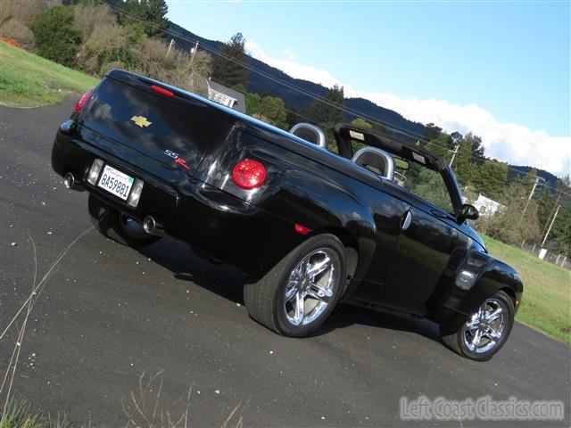 2005-chevrolet-ssr-041.jpg