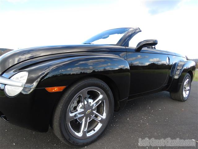 2005-chevrolet-ssr-071.jpg