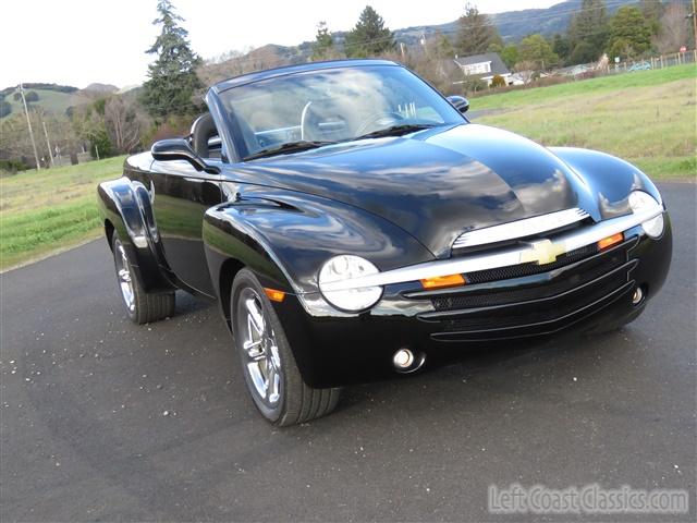 2005-chevrolet-ssr-187.jpg