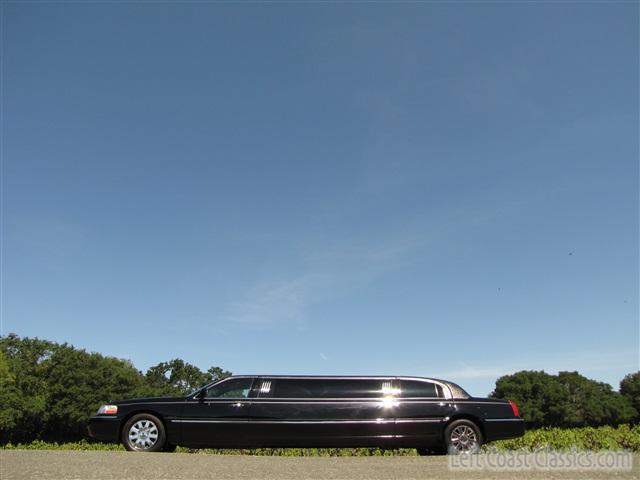 2005-lincoln-krystal-koach-limousine-006.jpg