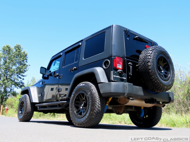 2009-jeep-wrangler-rubicon-012.jpg