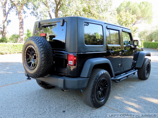 2009-jeep-wrangler-rubicon-017.jpg