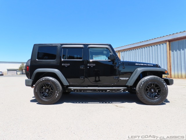 2009-jeep-wrangler-rubicon-018.jpg