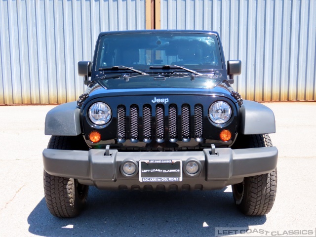 2009-jeep-wrangler-rubicon-025.jpg