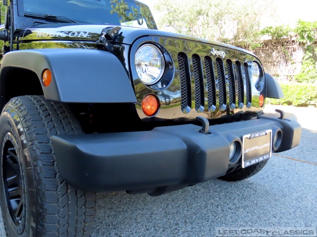 2009-jeep-wrangler-rubicon-035.jpg