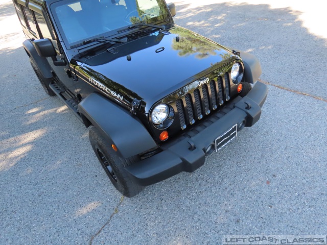 2009-jeep-wrangler-rubicon-065.jpg