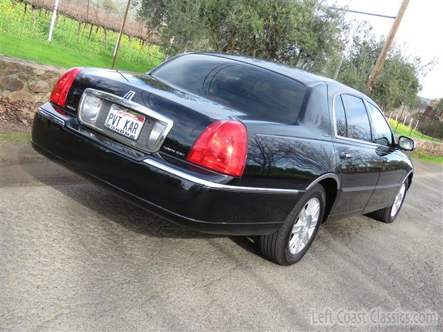 2009-lincoln-towncar-l-025.jpg