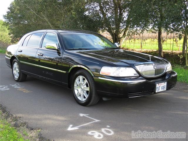 2009-lincoln-towncar-l-032.jpg