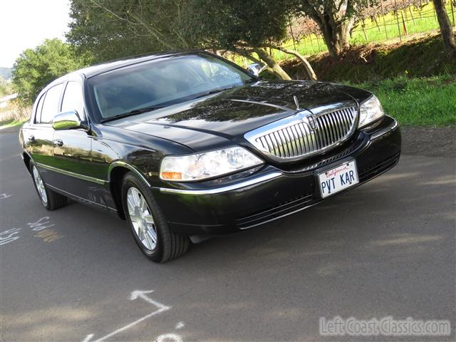 2009-lincoln-towncar-l-033.jpg