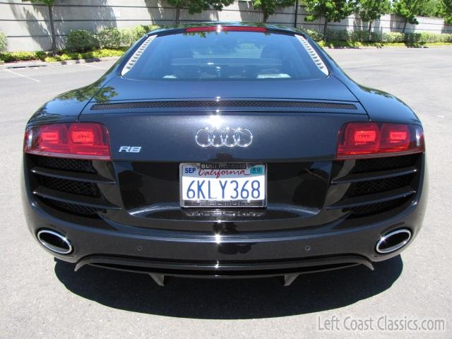 2010-audi-r8-quattro-013.jpg