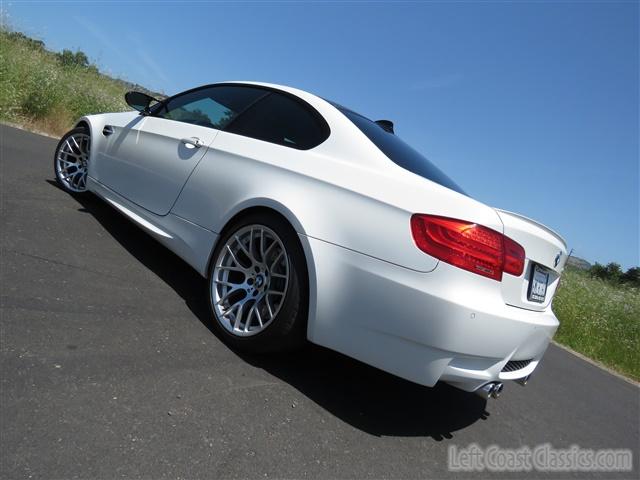 2011-bmw-m3-027.jpg