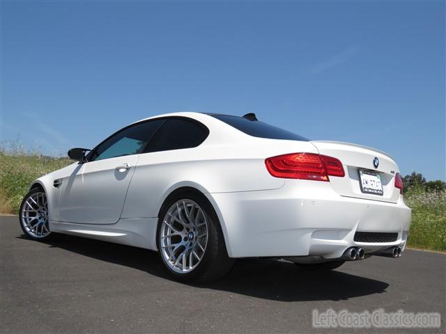 2011-bmw-m3-031.jpg