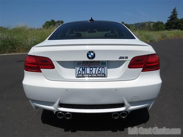 2011-bmw-m3-040.jpg