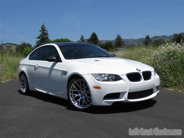 2011-bmw-m3-059.jpg