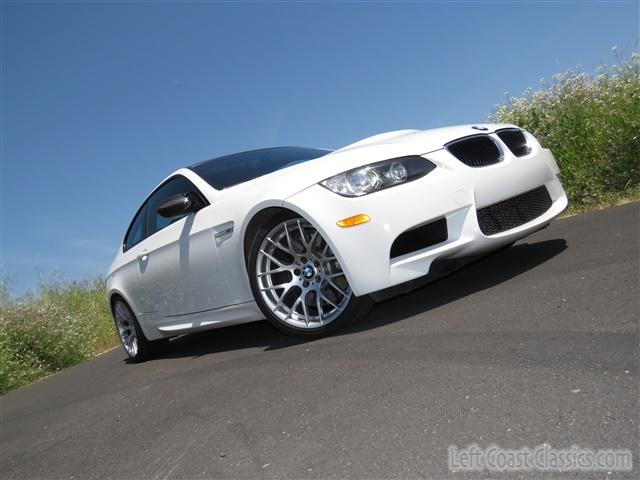 2011-bmw-m3-064.jpg