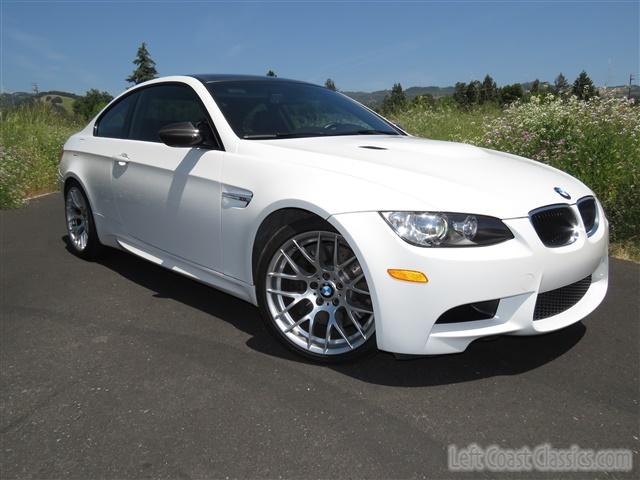 2011-bmw-m3-065.jpg