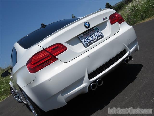 2011-bmw-m3-081.jpg